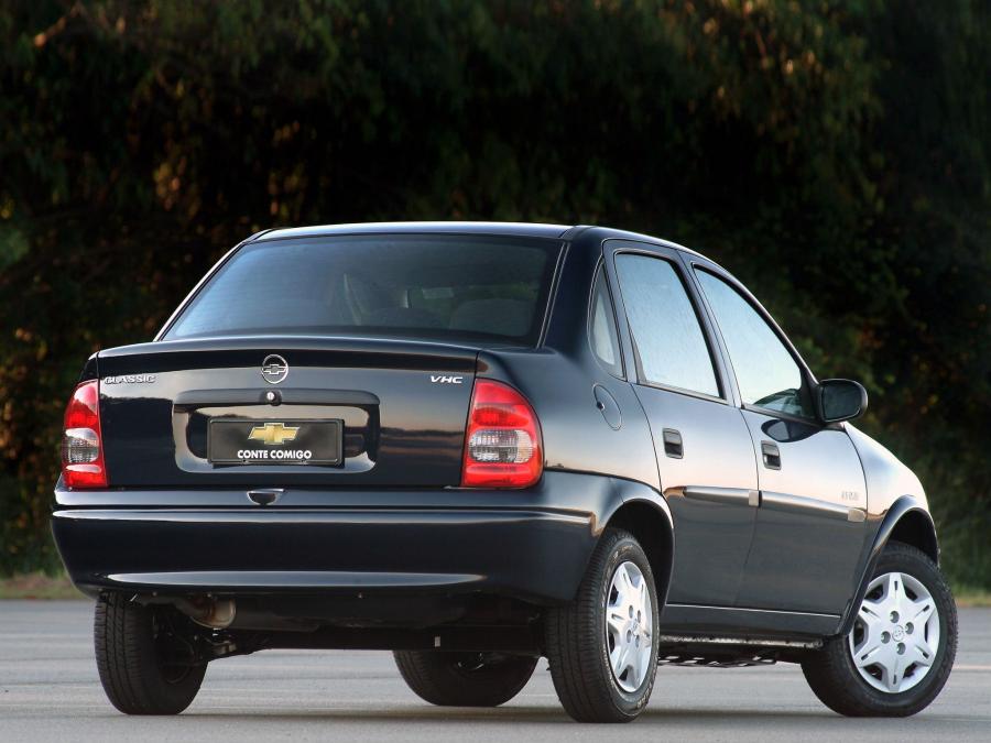  Chevrolet Classic 2003 года  (фото 4 из 16)